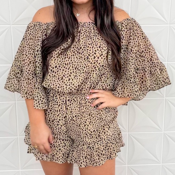 Patterned romper - Picture 3 of 3